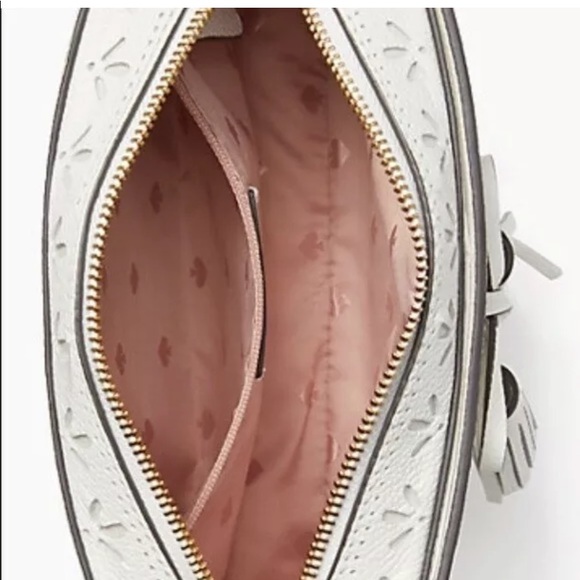 KATE SPADE NEW YORK HAYES CAMERA WHITE CROSSBODY - Picture 8 of 8